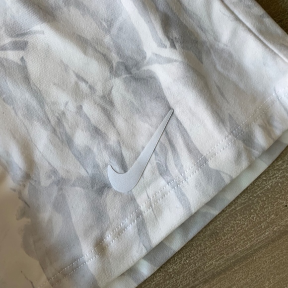 WOMENS NIKE COURT PRINTED TENNIS SKIRT | NWT - Picture 6 of 7